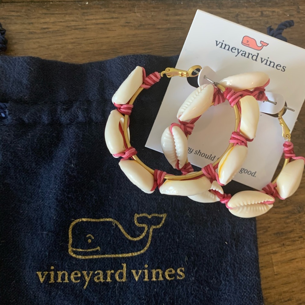 Vineyard Vines seashell hoops‎